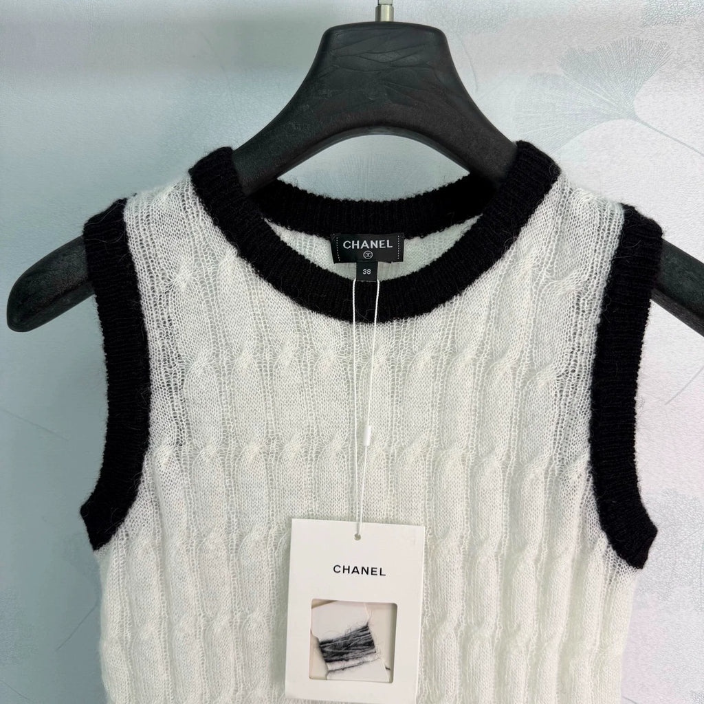 Chanel/26 New Knit Vest
