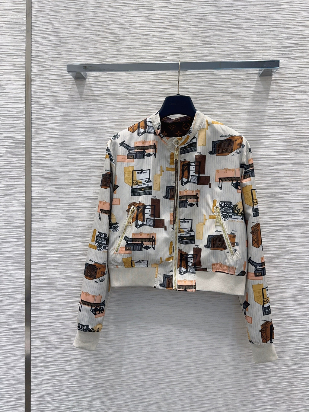 26New Reversible Long-Sleeve Zip-Up Printed Jacket