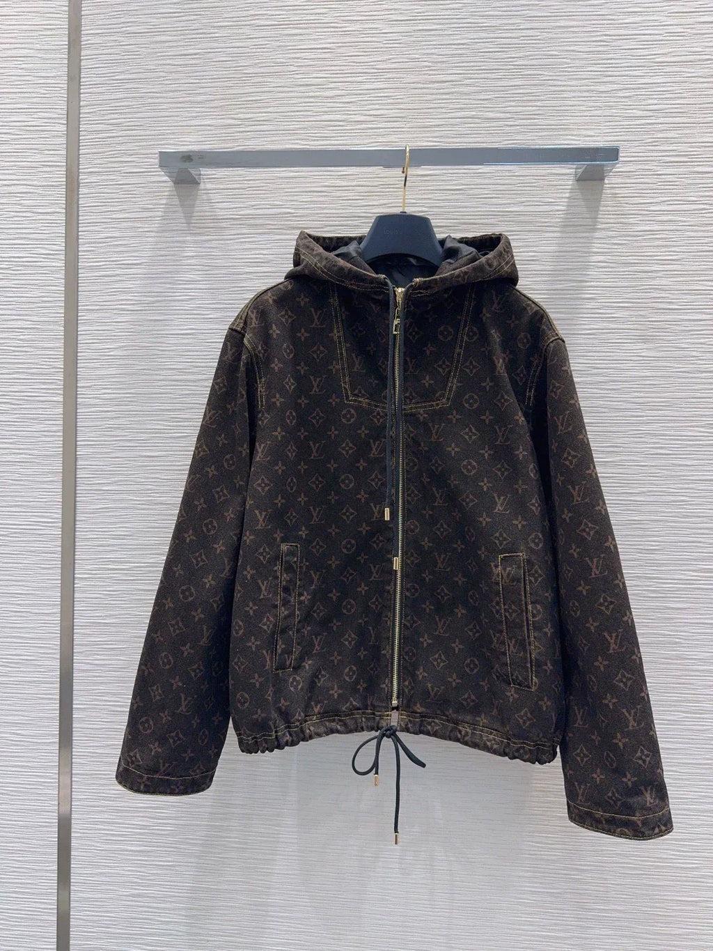 26New Long-Sleeve Denim Hooded Jacket with Print, Drawstring, and Zipper