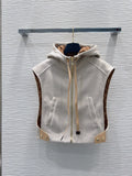 26New Color-Block Hooded Vest