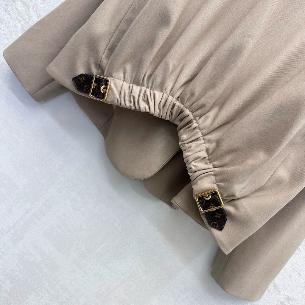 Louis Vuitton / 26 New Leather Buckle Pleated Blazer