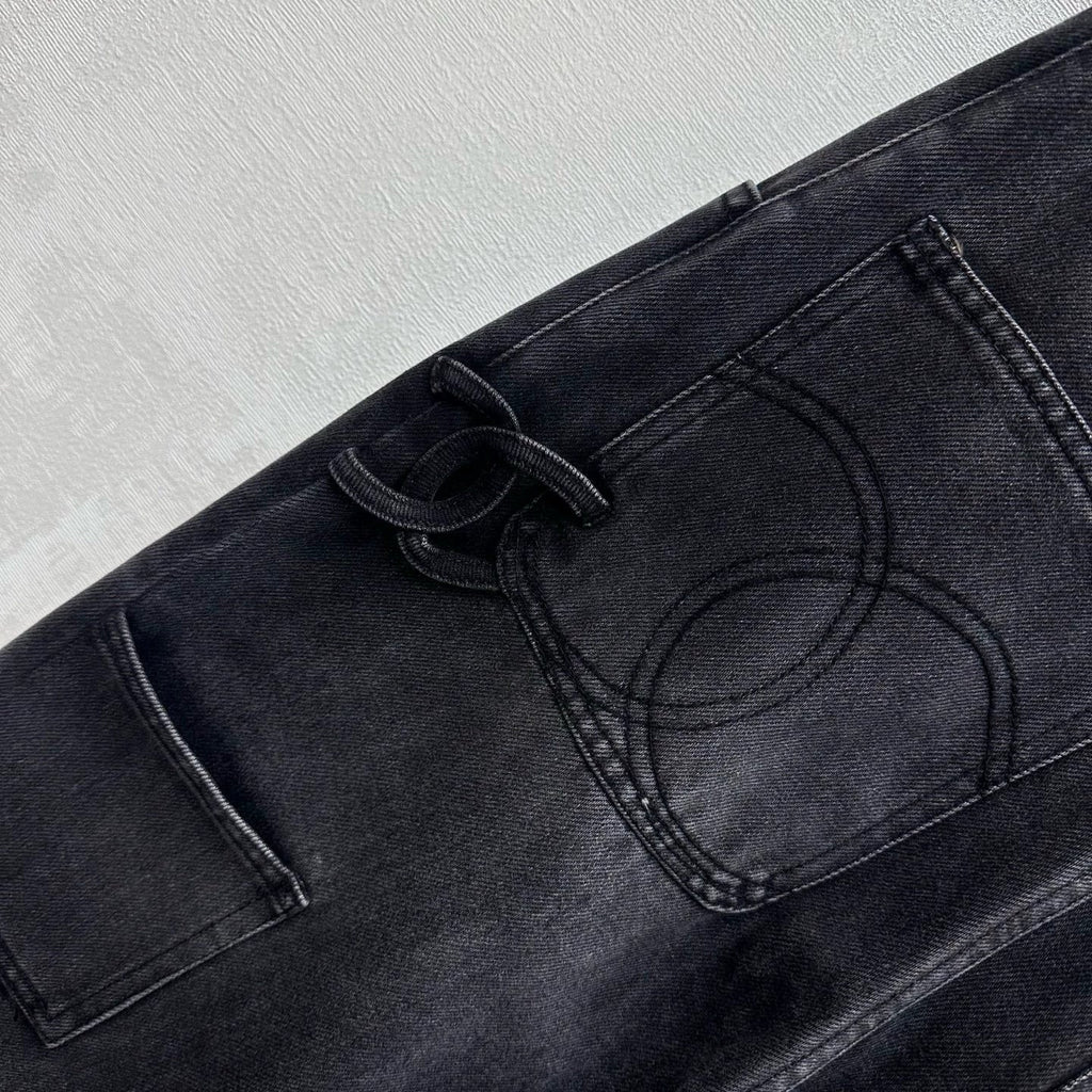 Chanel/26 New Straight-Leg Denim Jeans