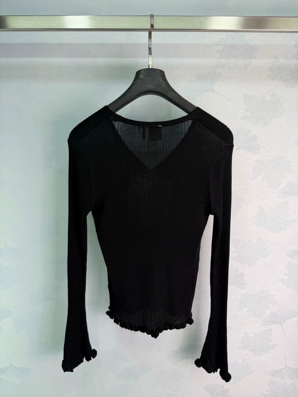 Dior/26 Early Autumn New V-Neck Ribbed Ruffle Cuff Bell Sleeve Knit Top/*