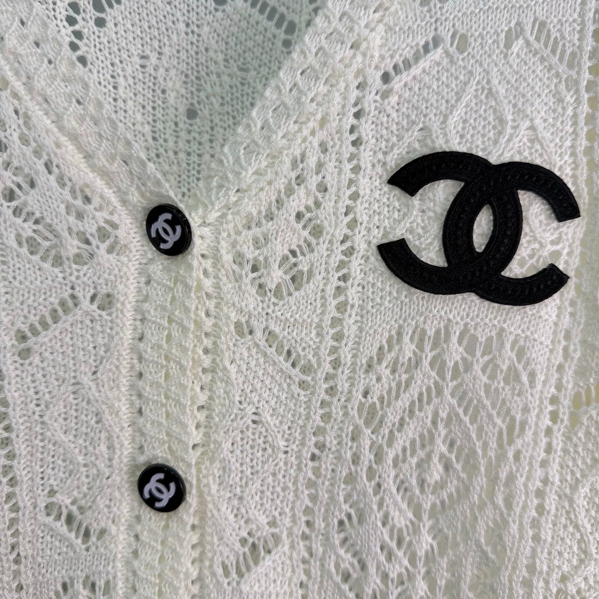 Chanel / 26 Early Autumn New V-neck Knitted Long Sleeve Cardigan
