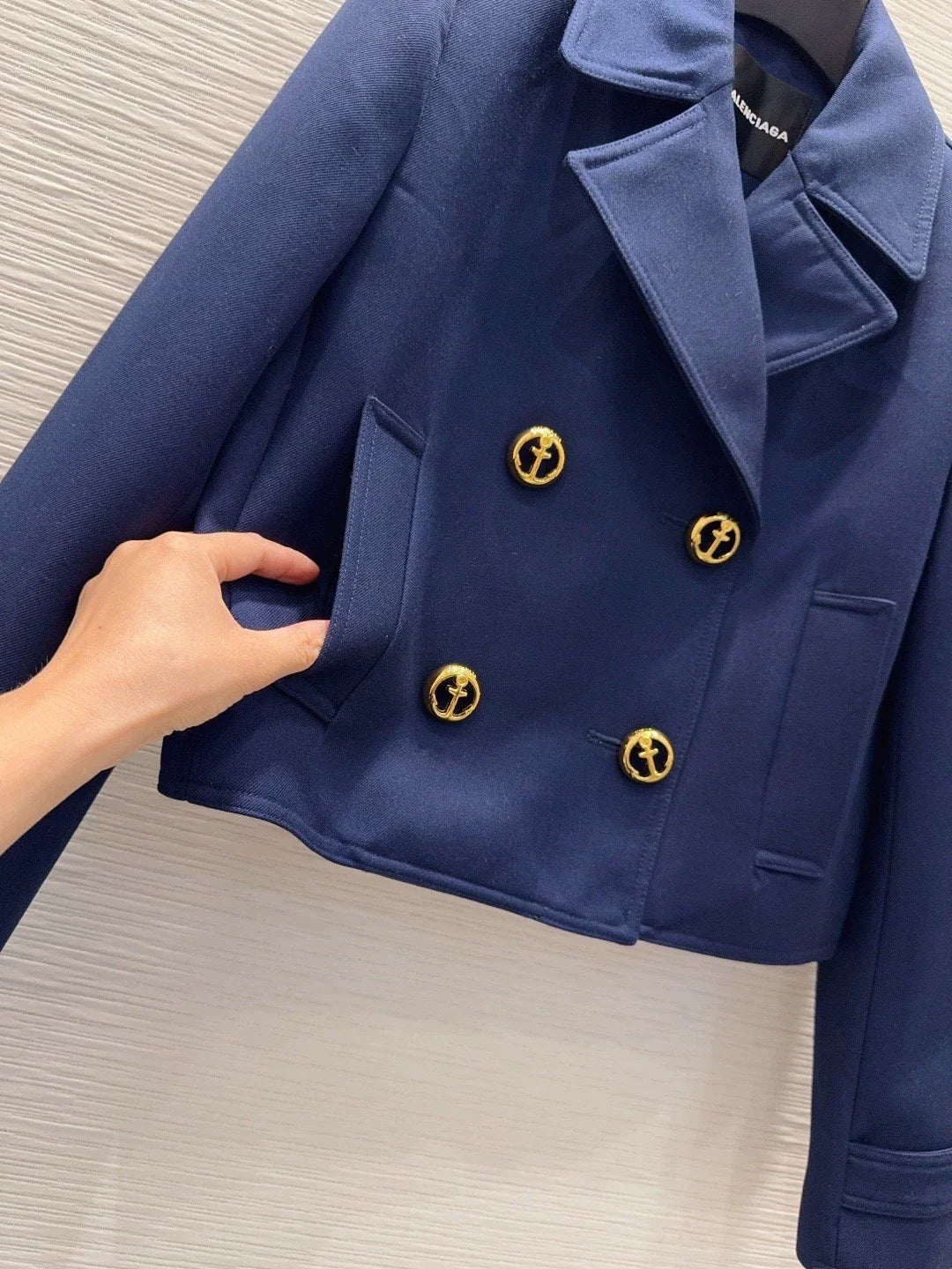 26New Double-Breasted Long-Sleeve Cropped Jacket