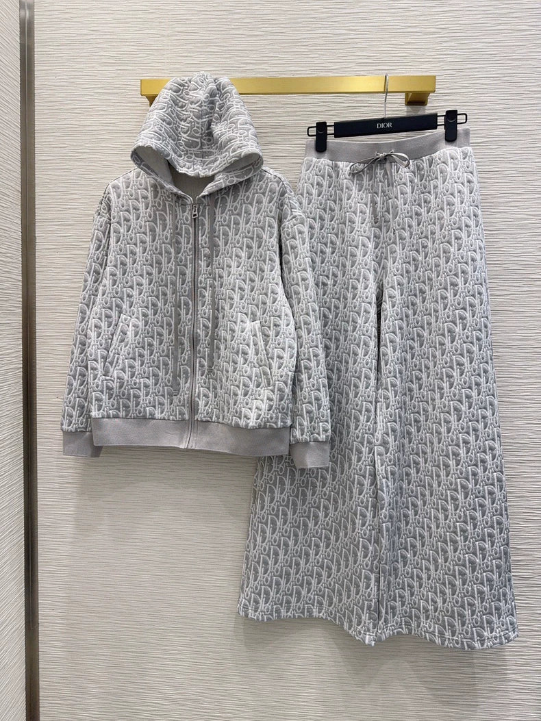 26New Letter-Jacquard Zip-Up Hooded Jacket and Trousers Casual Set