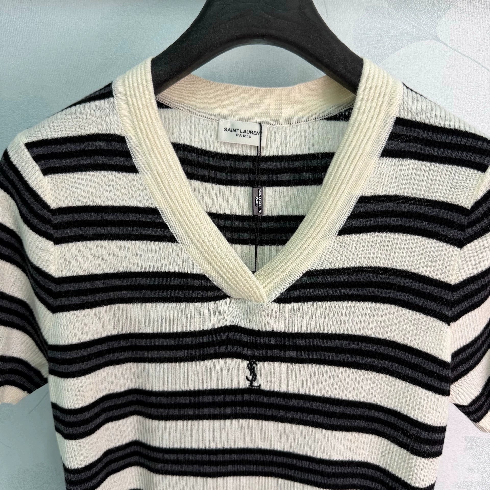 Yves Saint Laurent/26SS New Striped V-Neck Short-Sleeve Knit Top
