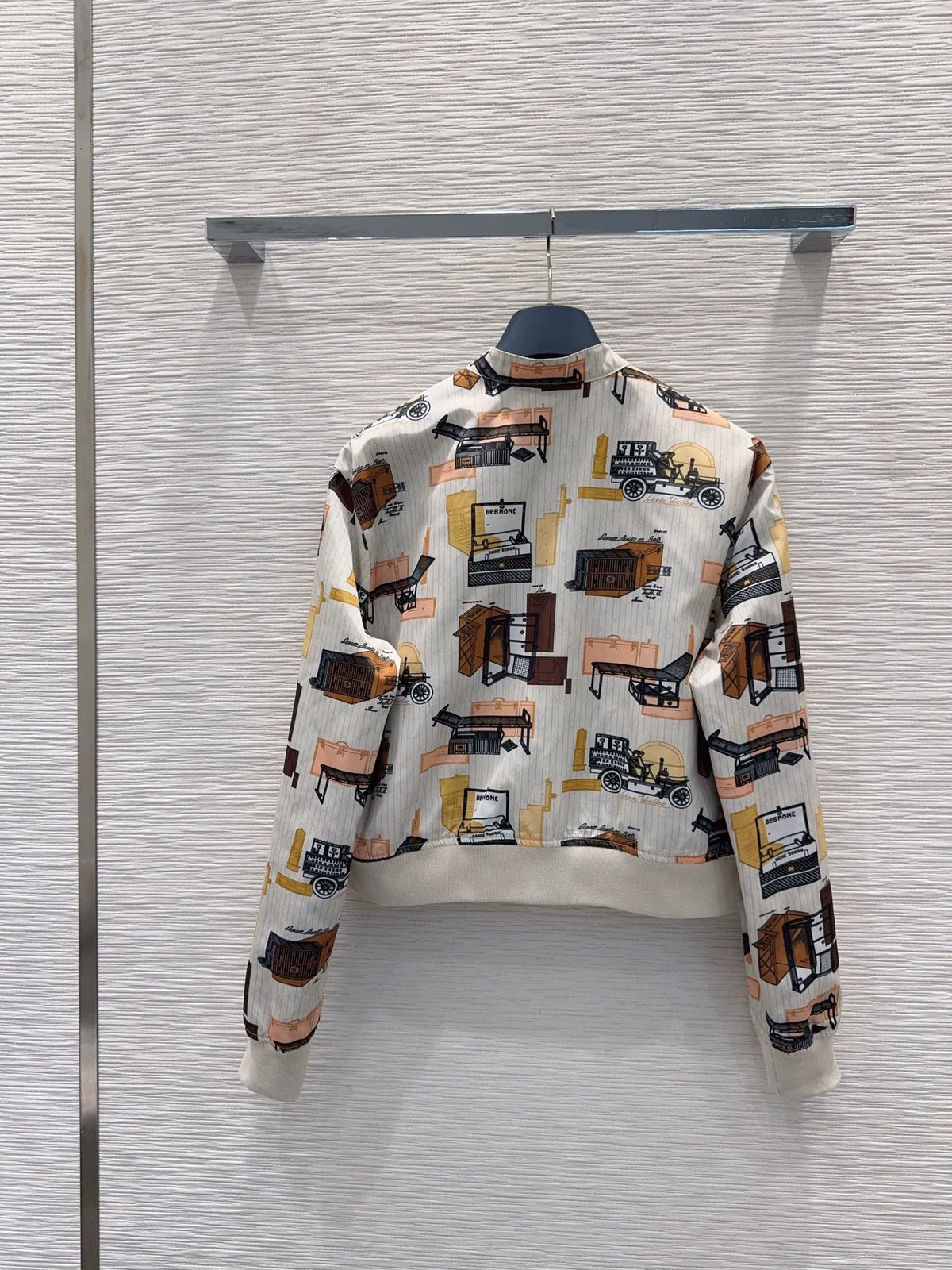 26New Reversible Long-Sleeve Zip-Up Printed Jacket
