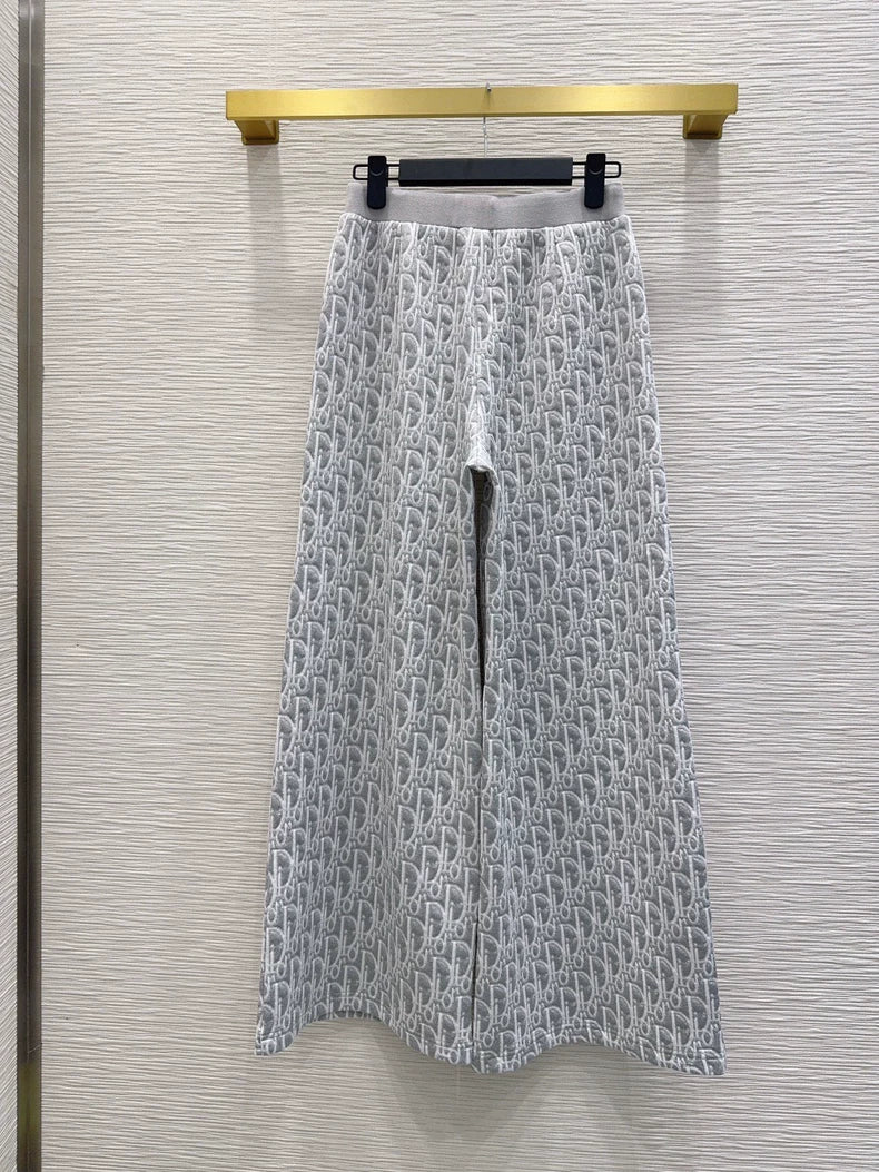26New Letter-Jacquard Zip-Up Hooded Jacket and Trousers Casual Set
