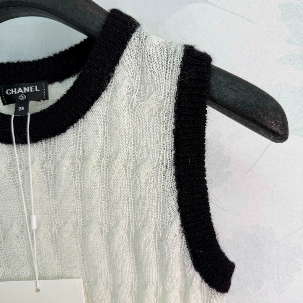 Chanel/26 New Knit Vest
