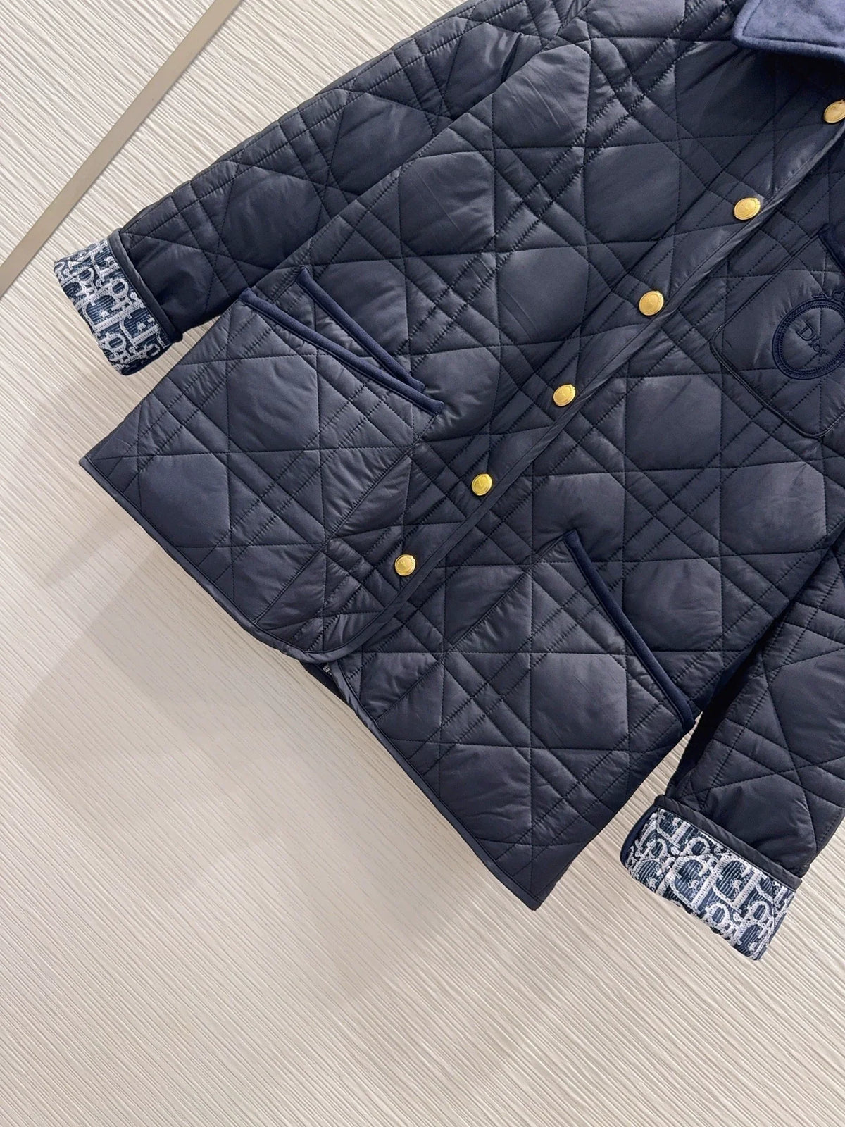 26New Quilted-Pattern Long-Sleeve Padded Jacket