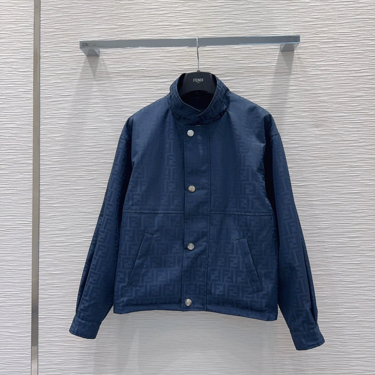 26New Reversible Long-Sleeve Jacket