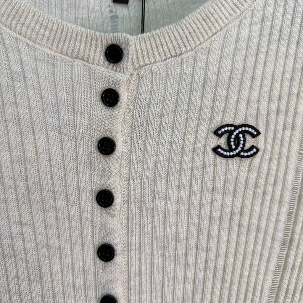 Chanel / 26 Early Autumn New Knit Sweater