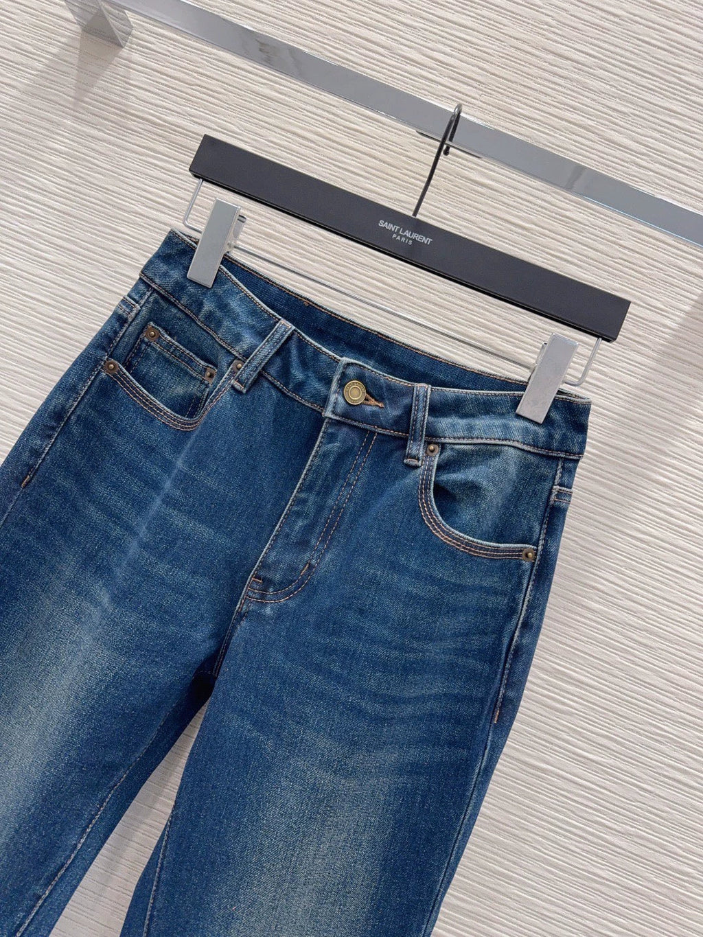 26New-Arrival Jeans