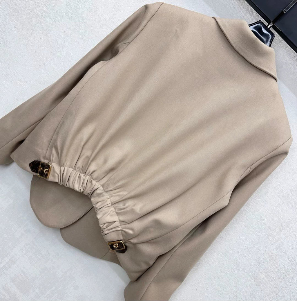 Louis Vuitton / 26 New Leather Buckle Pleated Blazer