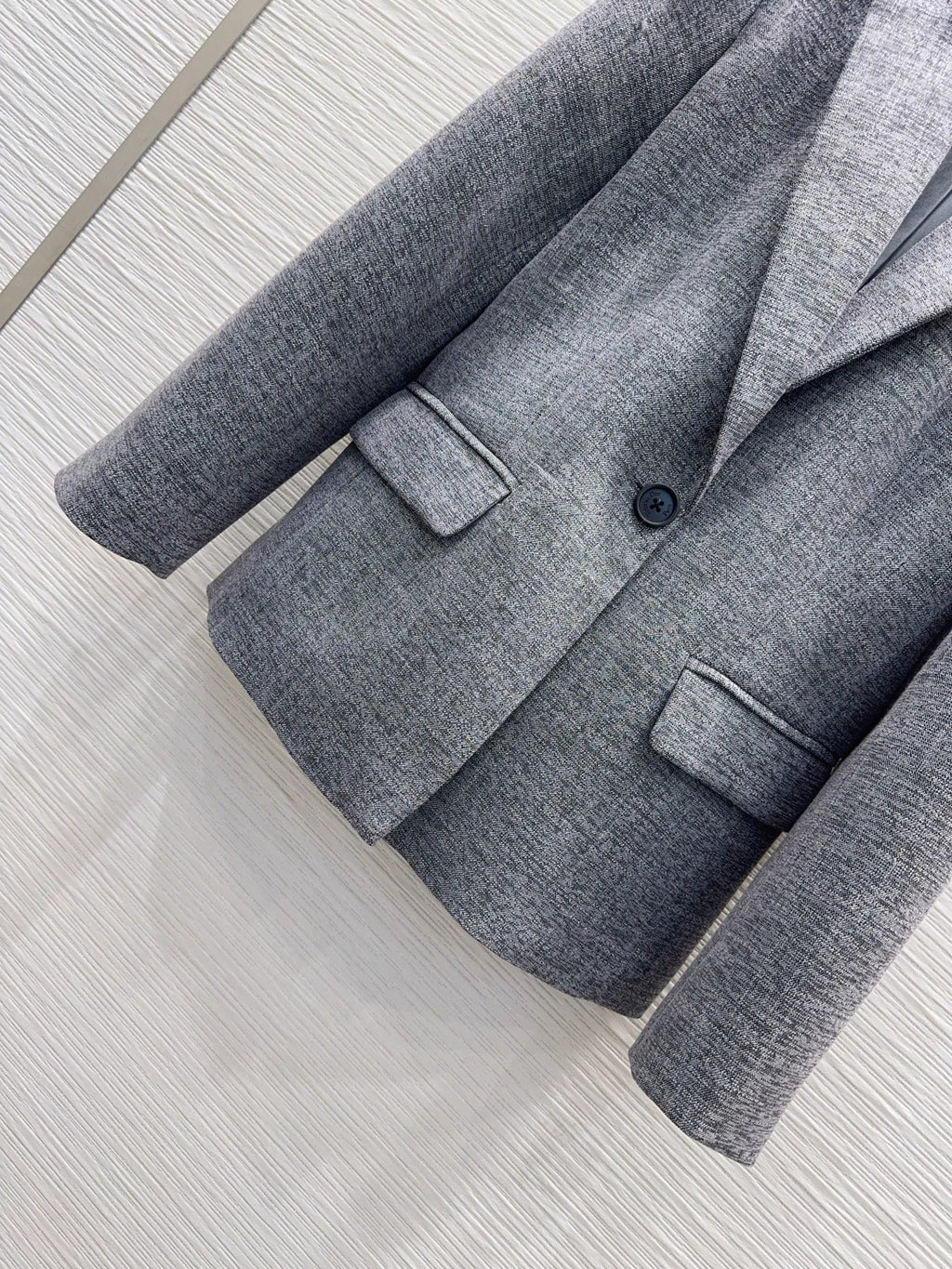 26New Classic Minimalist Blazer