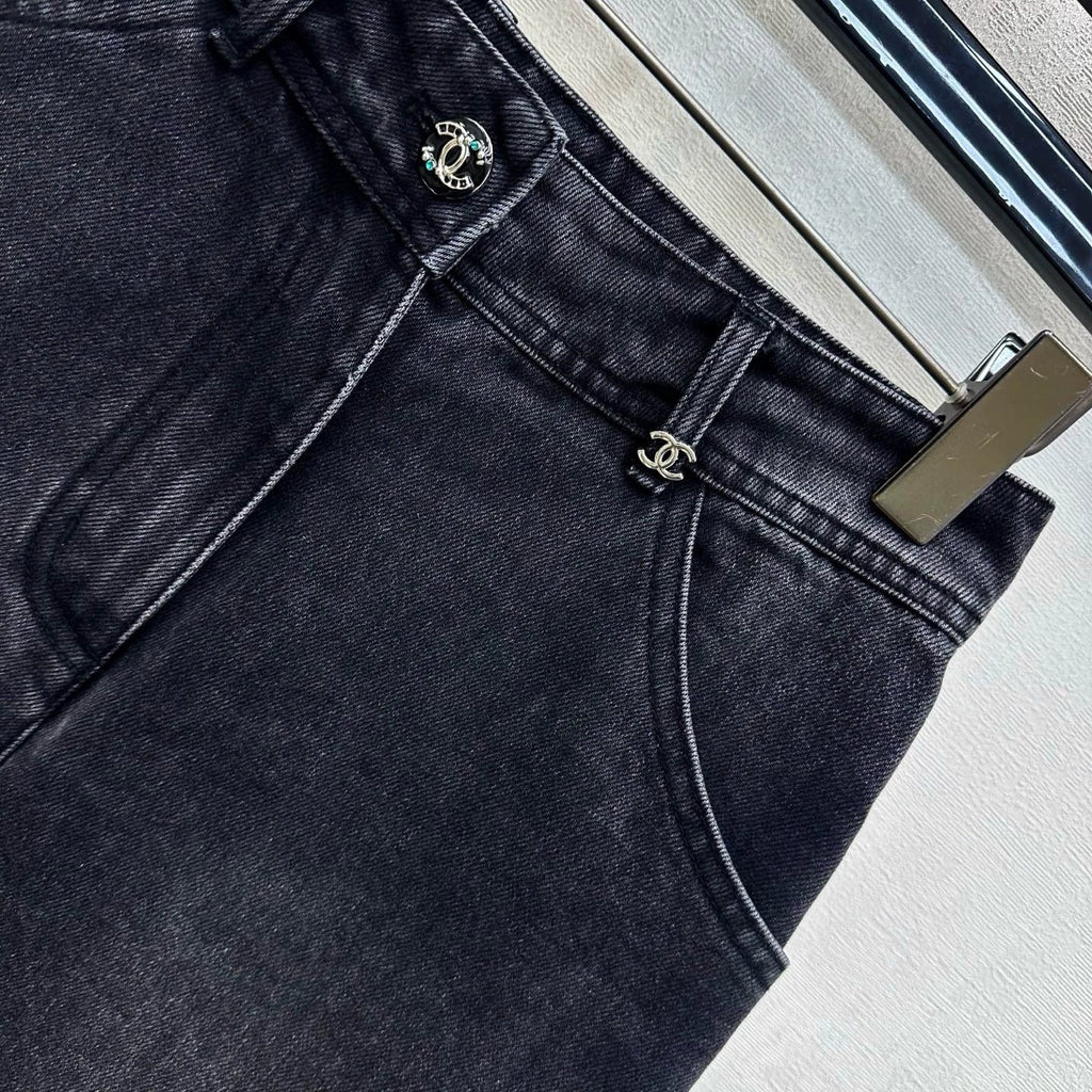 Chanel/26 New Straight-Leg Denim Mid-Length Pants
