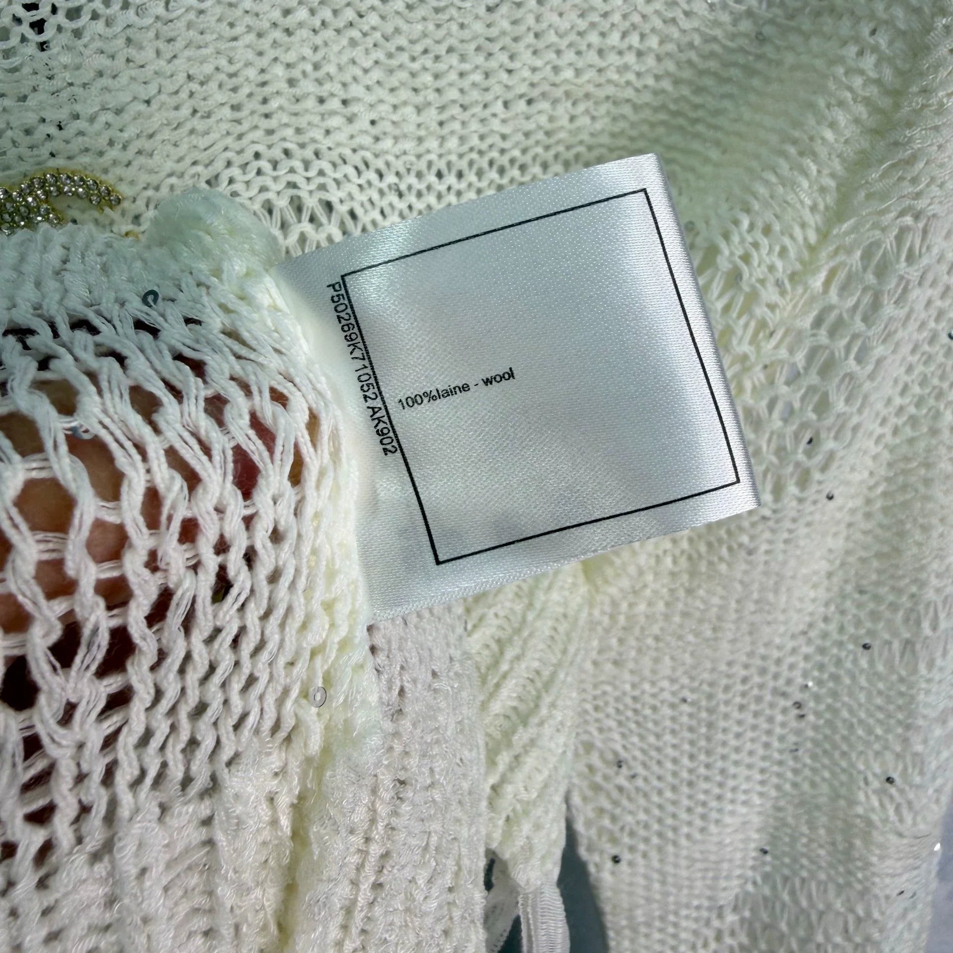 Chanel / 26 Early Autumn New Hollow Knit Sweater