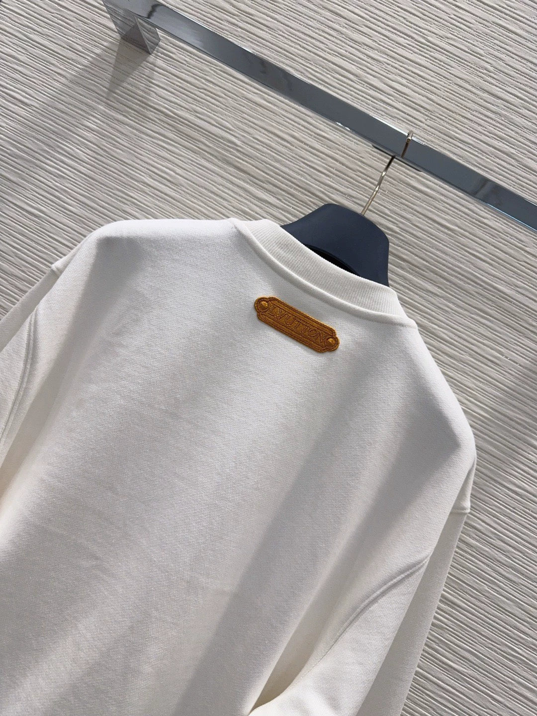 26New Printed Long-Sleeve Sweatshirt