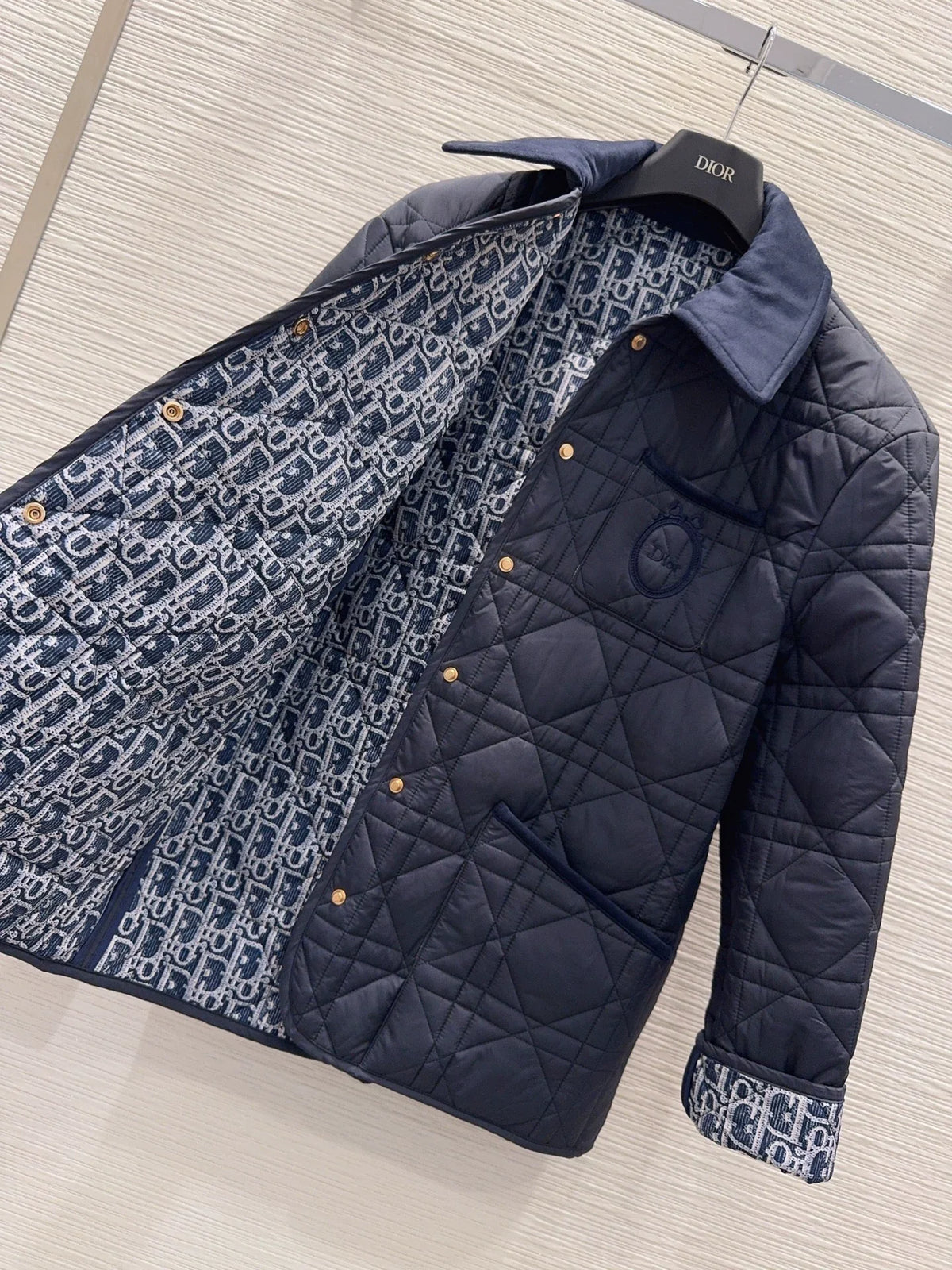 26New Quilted-Pattern Long-Sleeve Padded Jacket