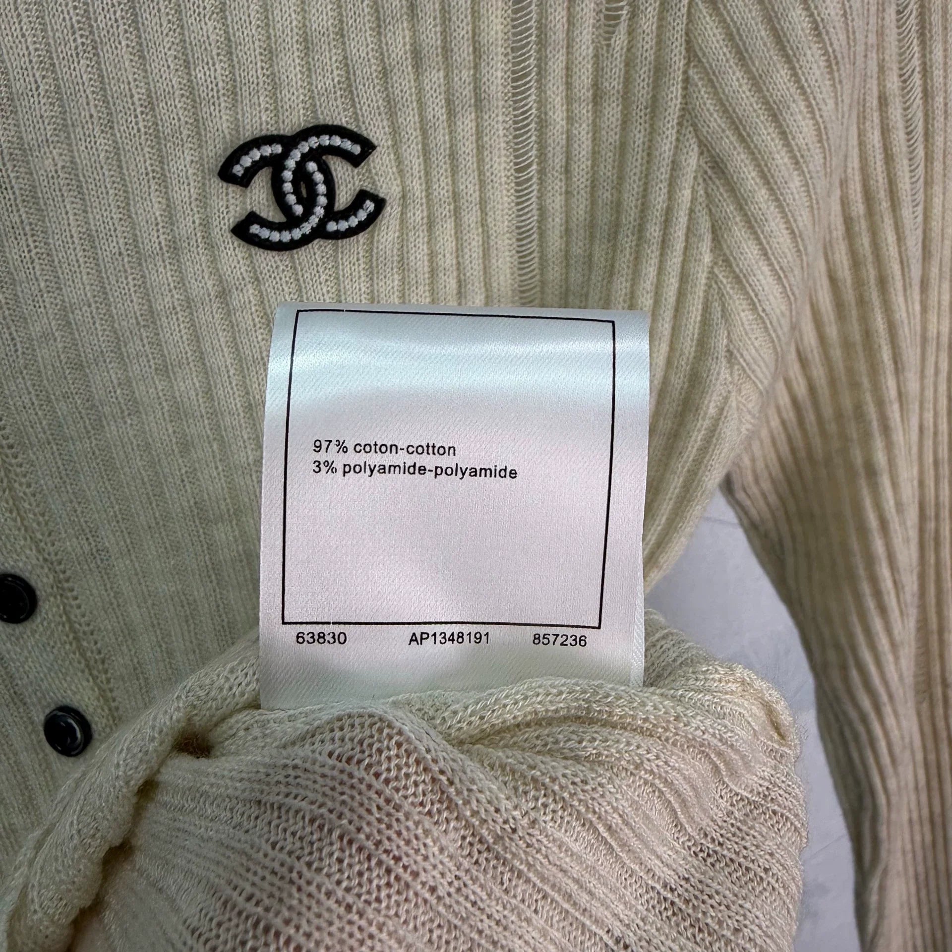 Chanel / 26 Early Autumn New Knit Sweater