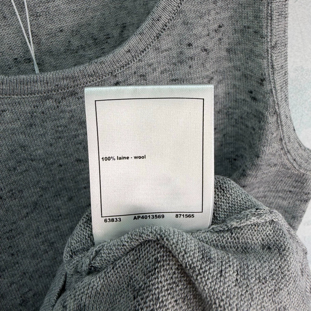 Chanel / 26 Early Autumn New Grey Knit Vest