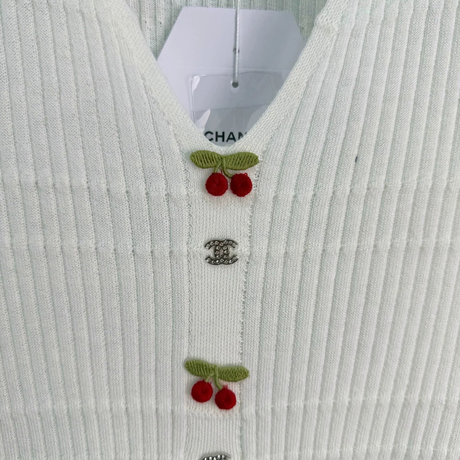 Chanel / 26 Early Autumn New Collared Long-Sleeve Knit Cardigan