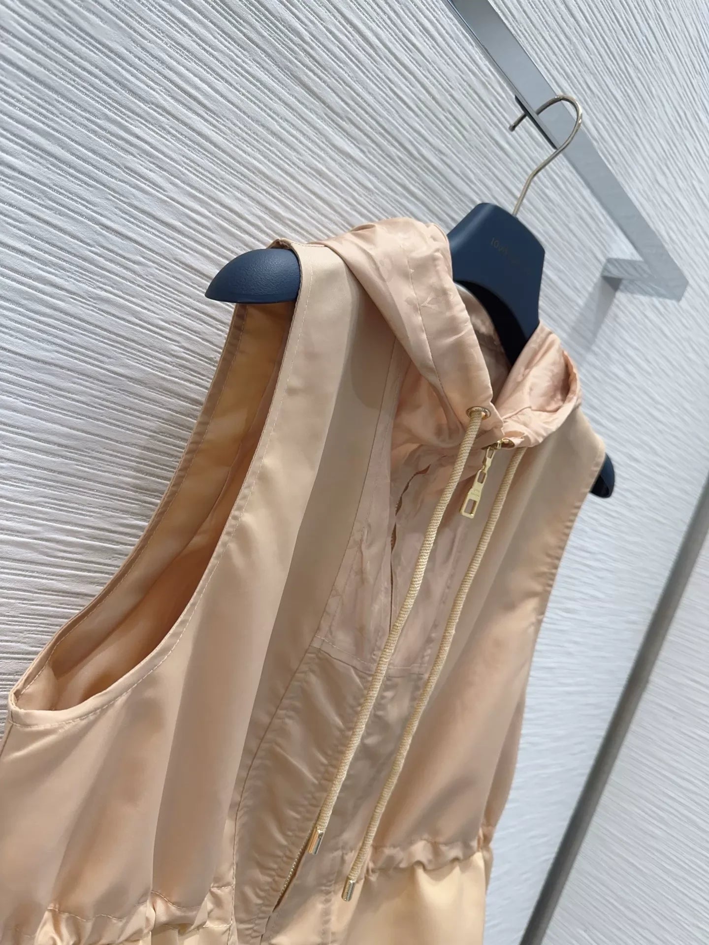 Louis Vuitton  /26 New Vest