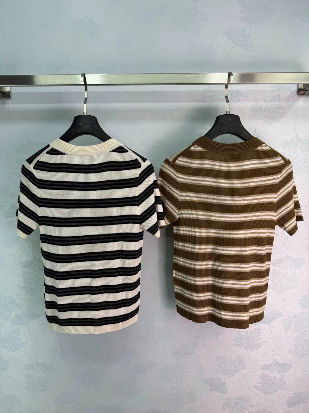 Yves Saint Laurent/26SS New Striped V-Neck Short-Sleeve Knit Top