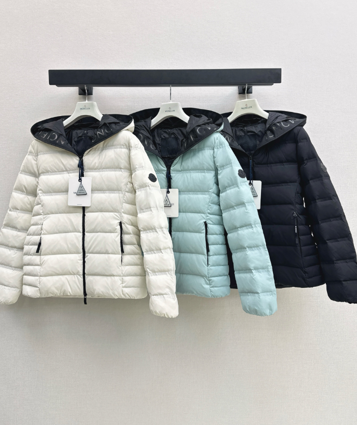 26Latest Autumn/Winter Hooded Down Jacket with Dual Pockets