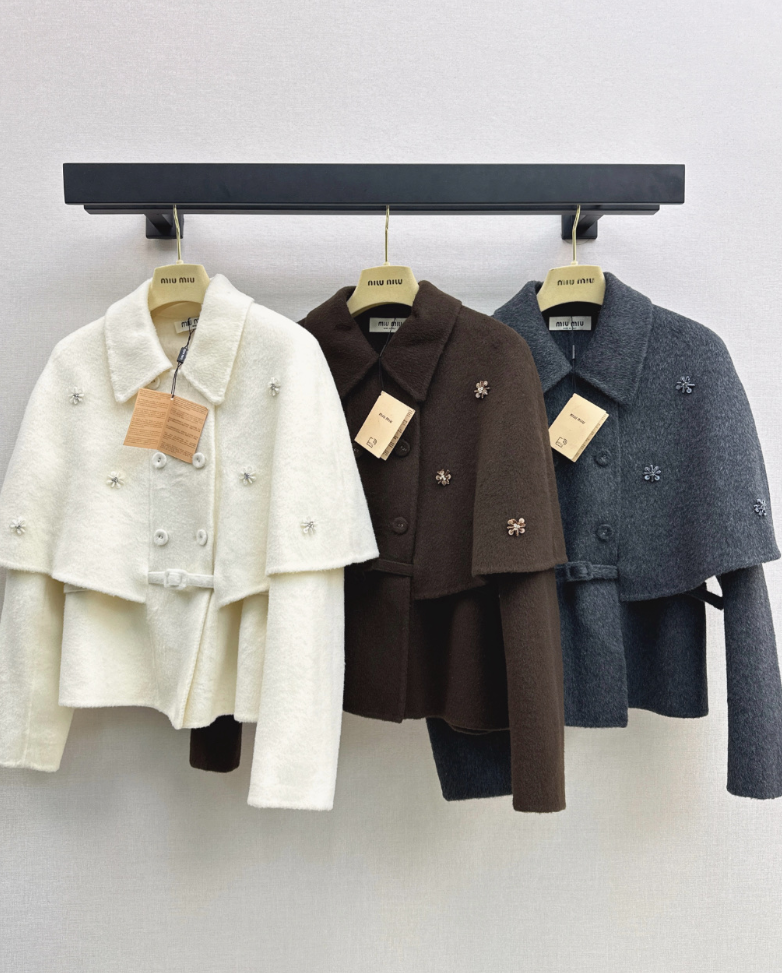 26Latest Autumn/Winter "Socialite-Style" Double-Faced Wool Coat (Cape-Style/Faux-Layered Look)