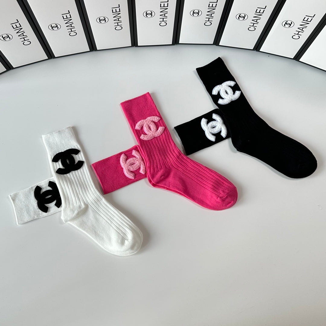 CHANEL 26S CREW SOCKS 373803 (1 BOX)