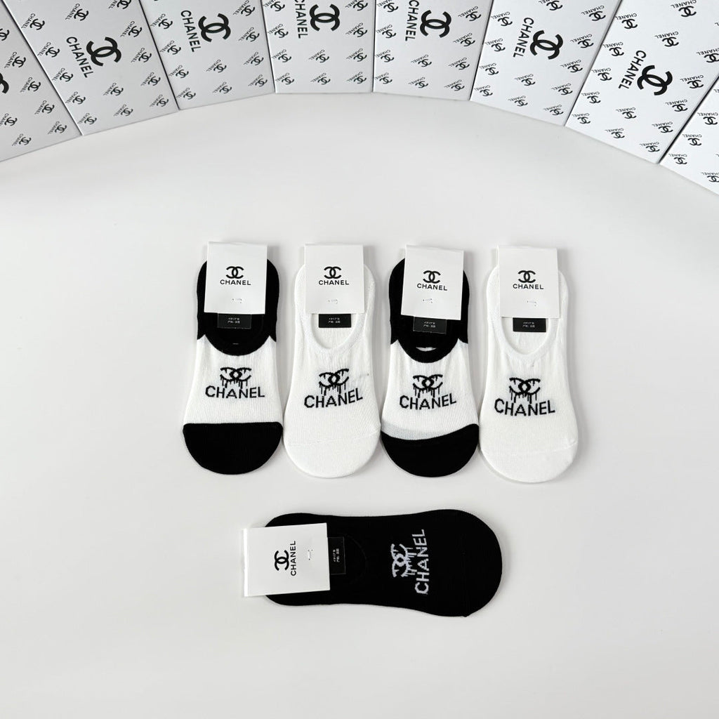 CHANEL 26S NO-SHOW SOCKS 402505 (1 BOX)