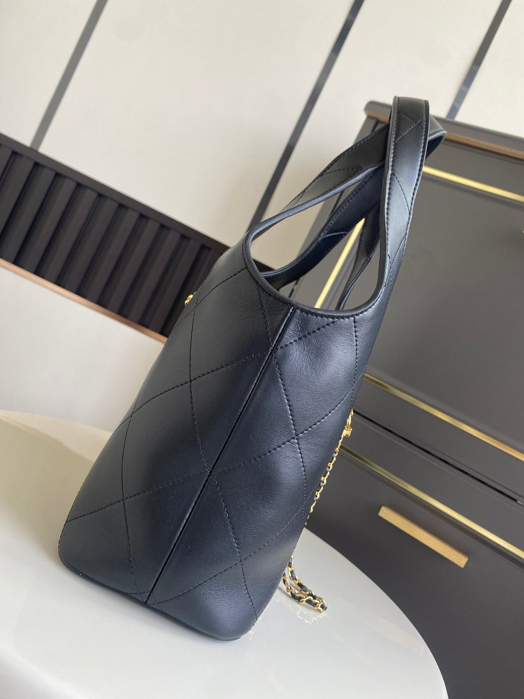 CHANEL 26S QUILTED HOBO LARGE BAG 35 IN BLACK CALFSKIN GOLD HARDWARE