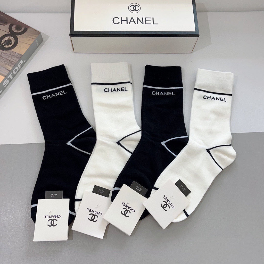 CHANEL 26S CREW SOCKS 407145 (1 BOX)