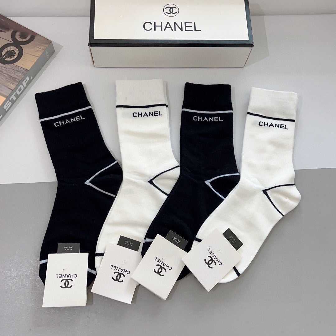 CHANEL 26S CREW SOCKS 407145 (1 BOX)