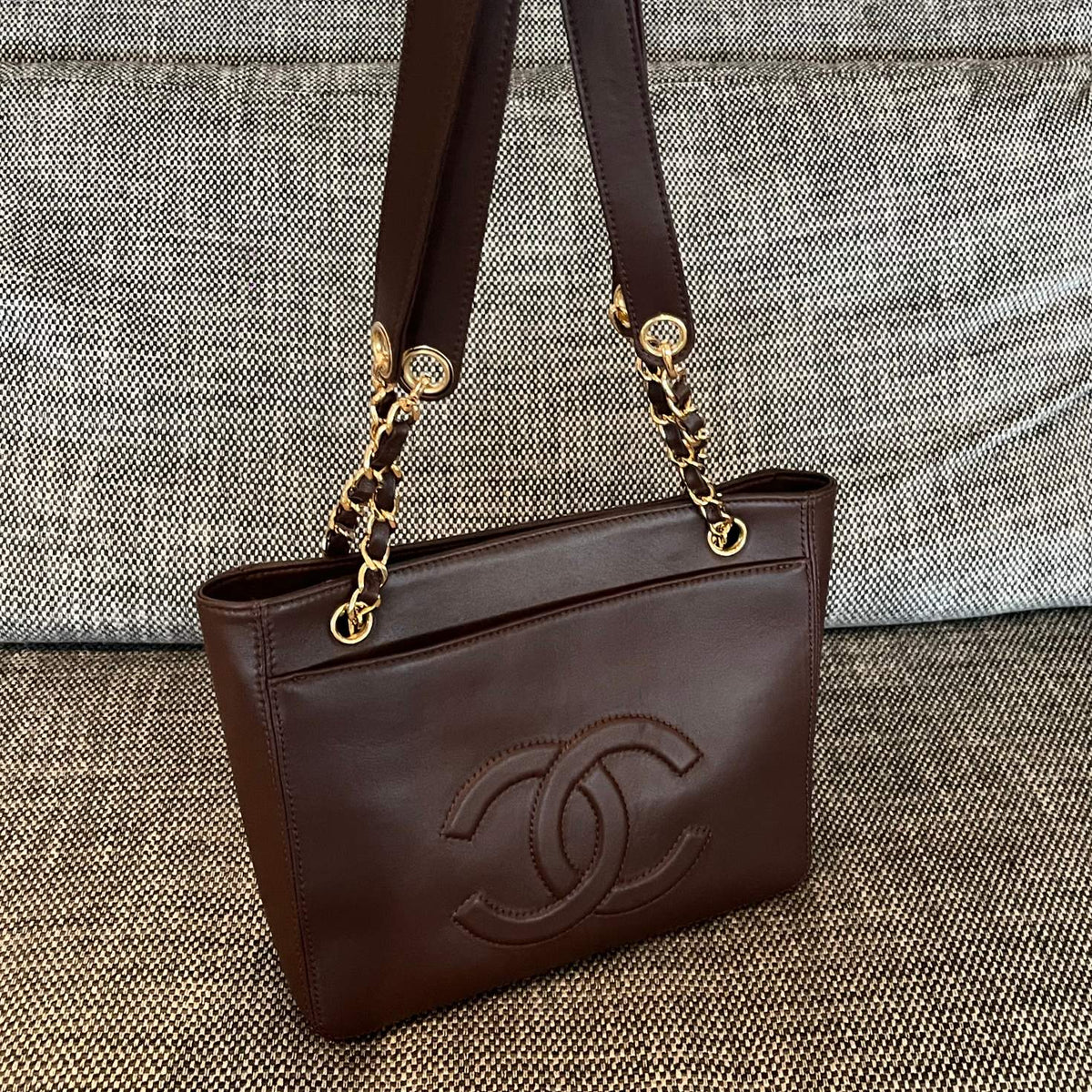 CHANEL 26S FLAP SHOULDER BAG 26 IN DARK BROWN LAMBSKIN GOLD HARDWARE