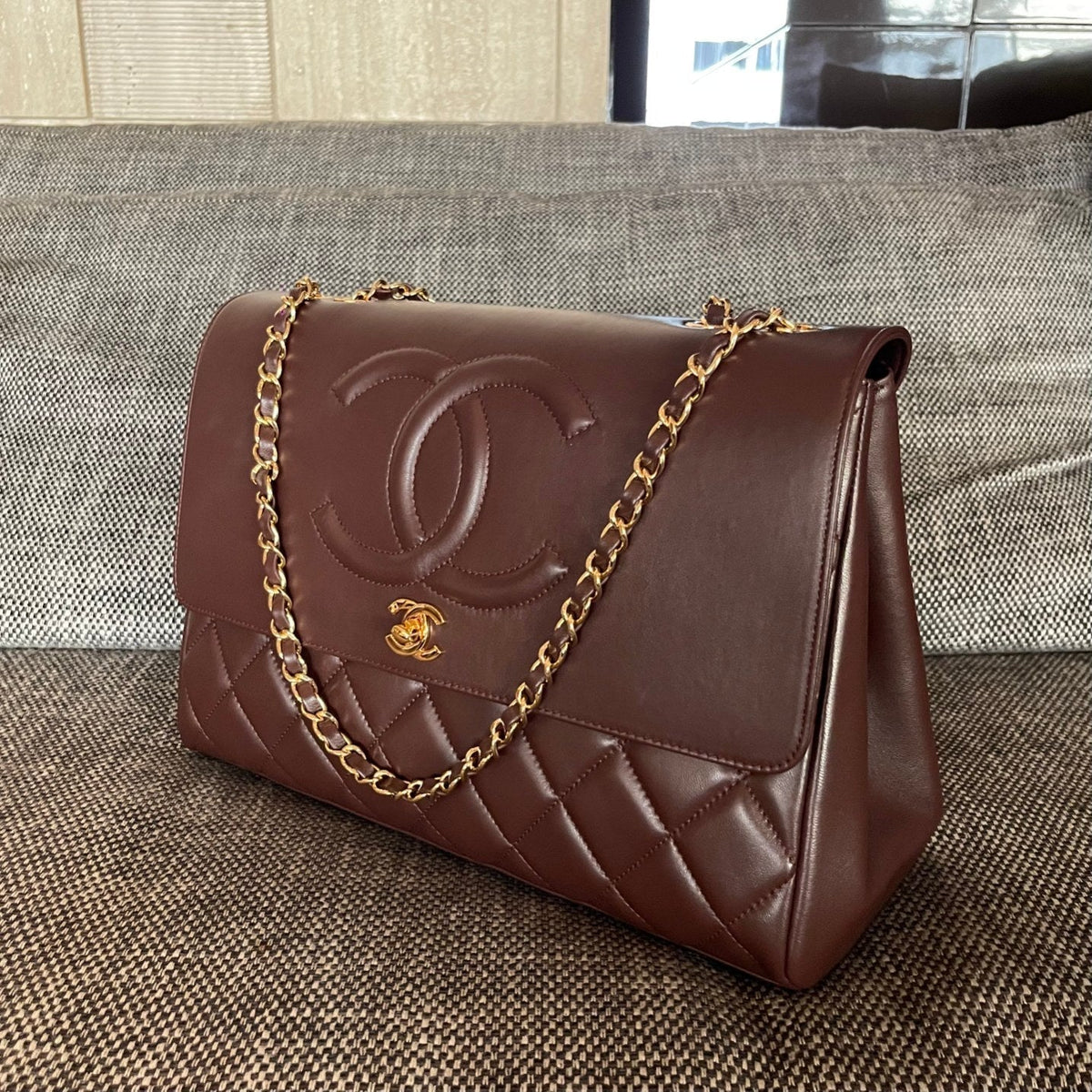 CHANEL 26S LARGE CC LOGO FLAP SHOULDER BAG 33 IN DARK BROWN LAMBSKIN GOLD HARDWARE