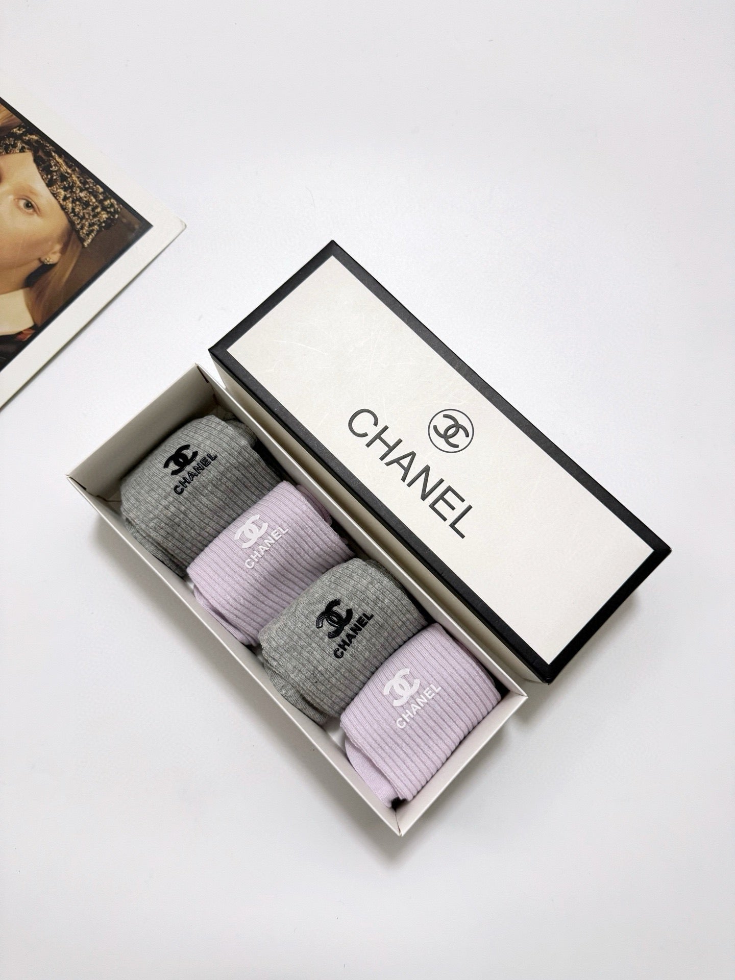 CHANEL 26S CREW SOCKS 395190 (1 BOX)