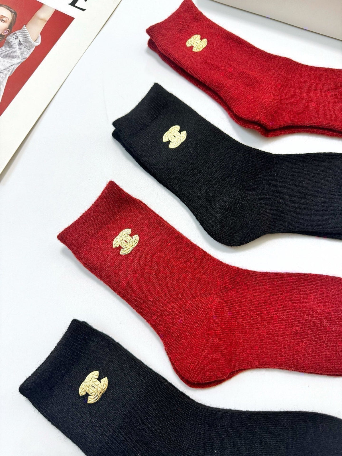 CHANEL 26S CREW SOCKS 403655 (1 BOX)