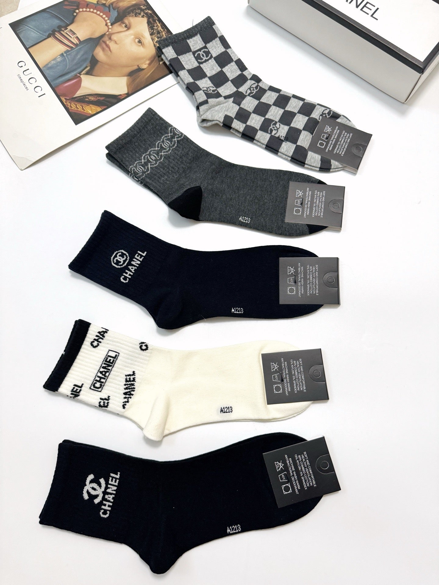 CHANEL 26S CREW SOCKS 405368 (1 BOX)
