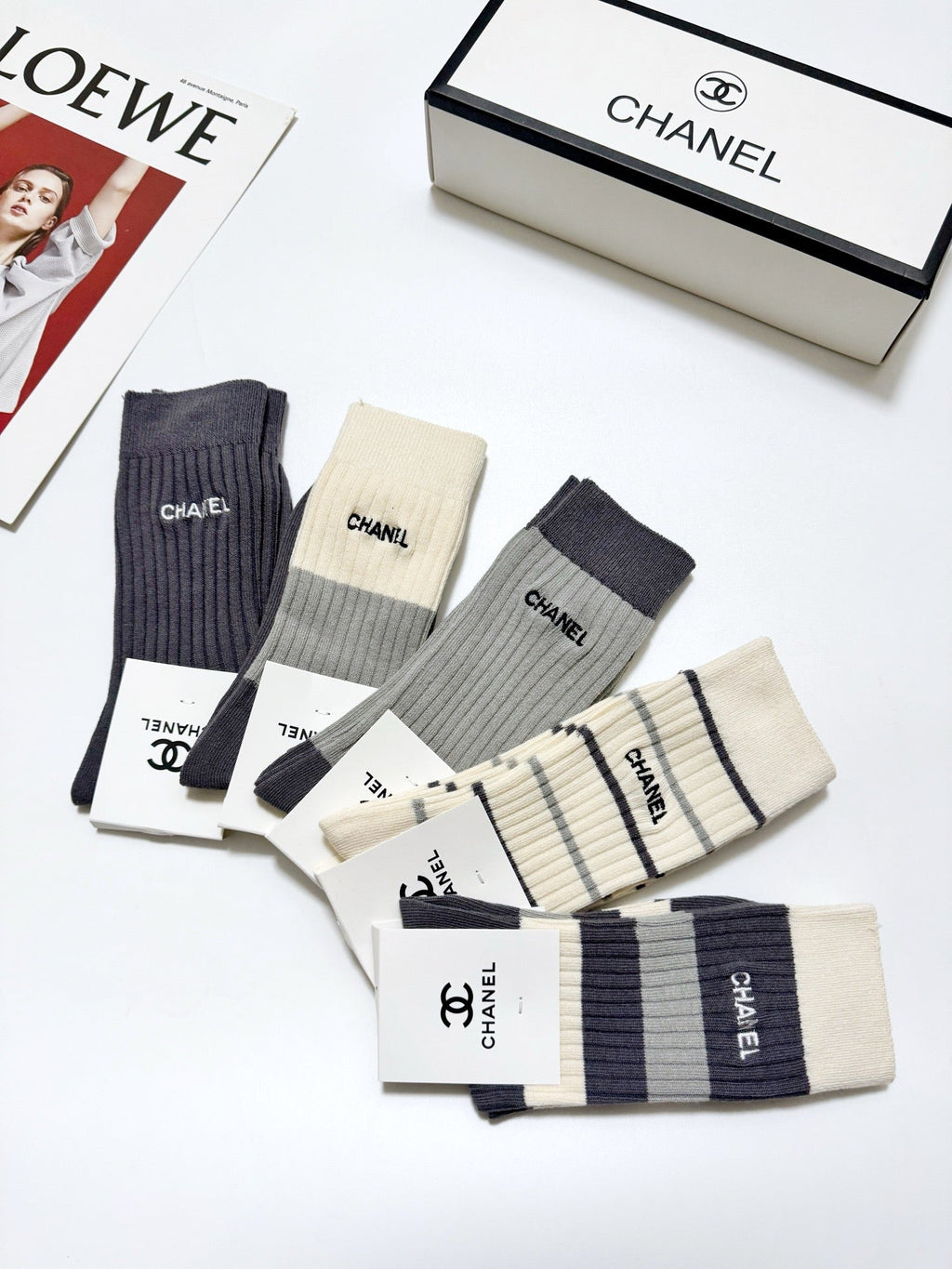 CHANEL 26S CREW SOCKS 405383 (1 BOX)