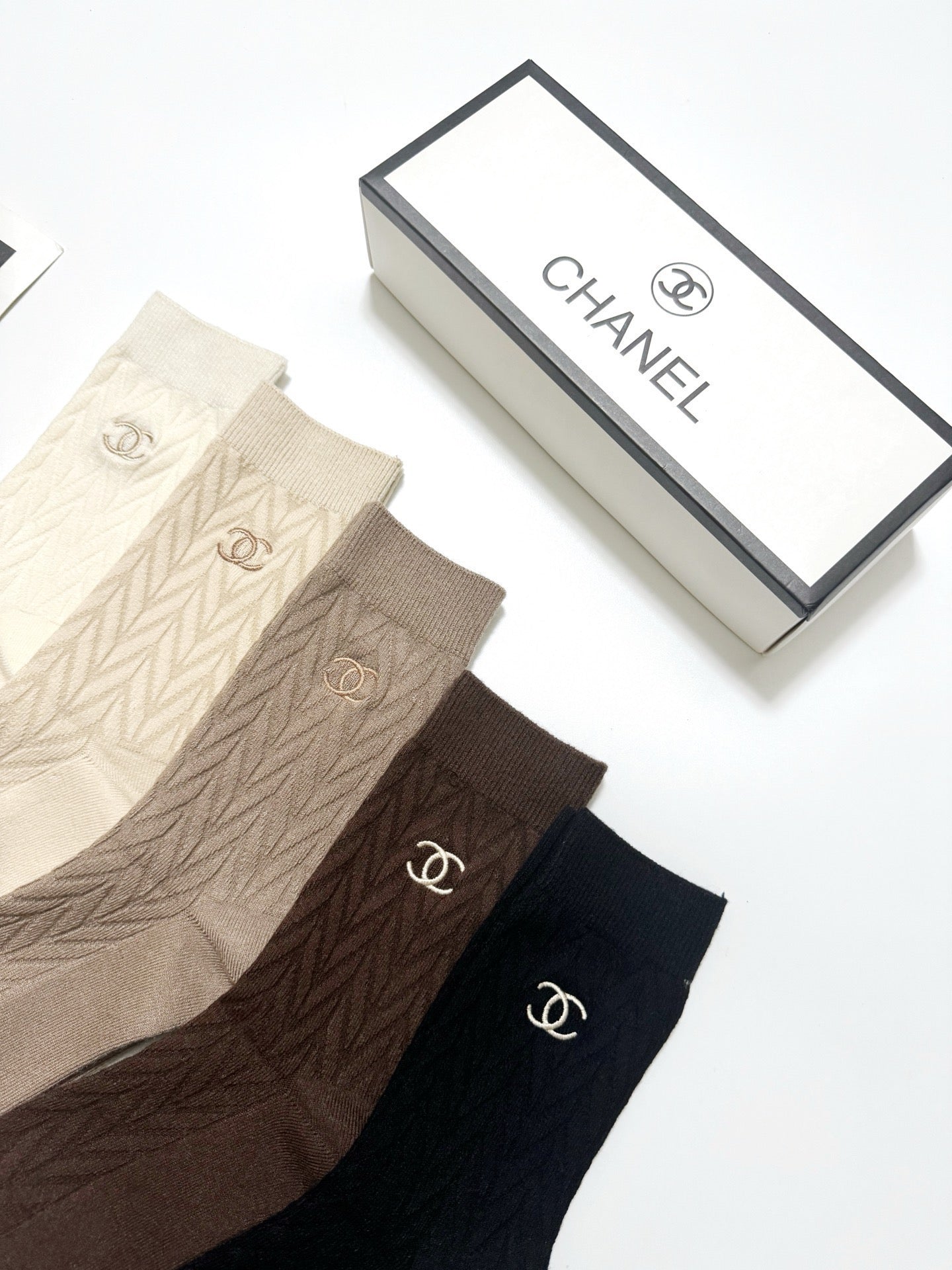 CHANEL 26S CREW SOCKS 407181 (1 BOX)