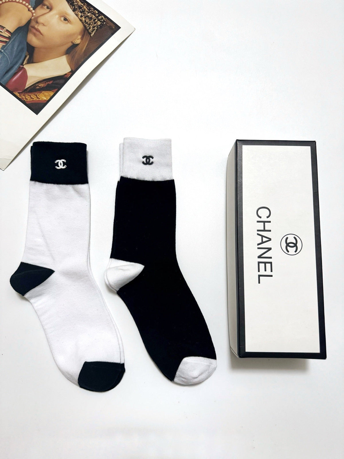 CHANEL 26S CREW SOCKS 410289 (1 BOX)