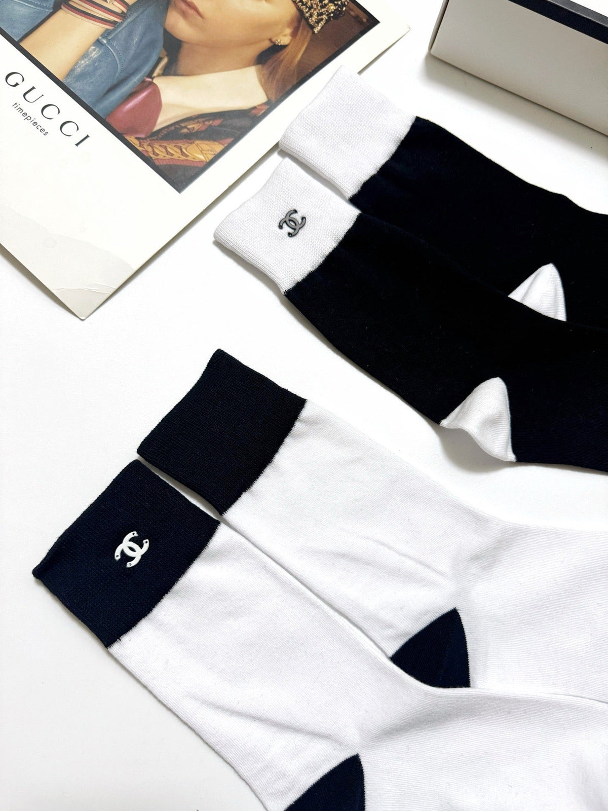 CHANEL 26S CREW SOCKS 410289 (1 BOX)