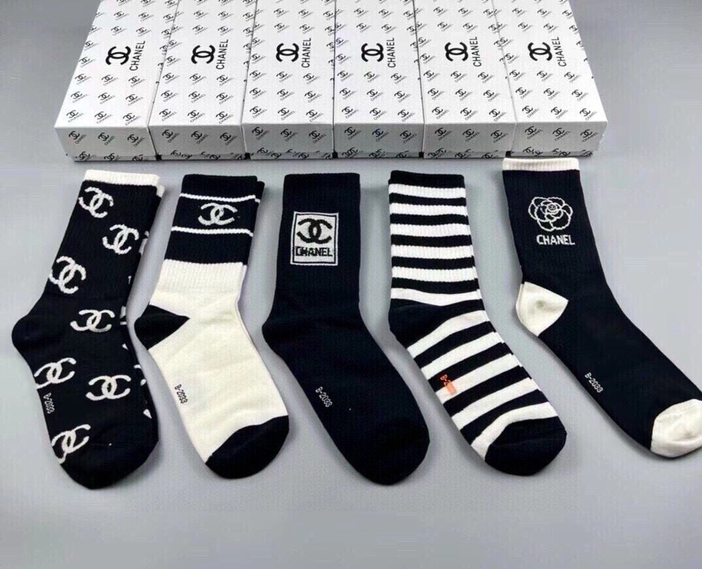 CHANEL 26S CREW SOCKS 410322 (1 BOX)