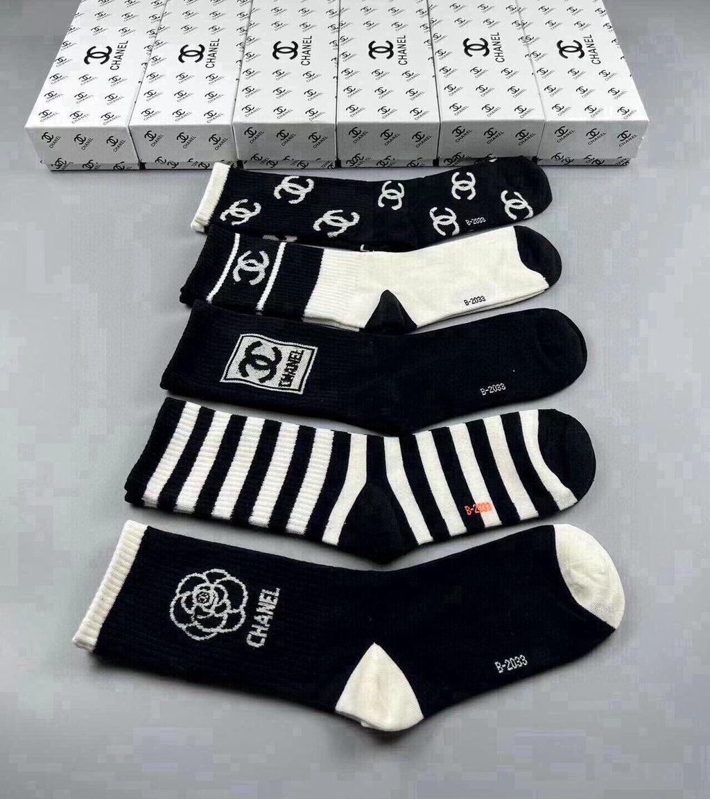 CHANEL 26S CREW SOCKS 410322 (1 BOX)