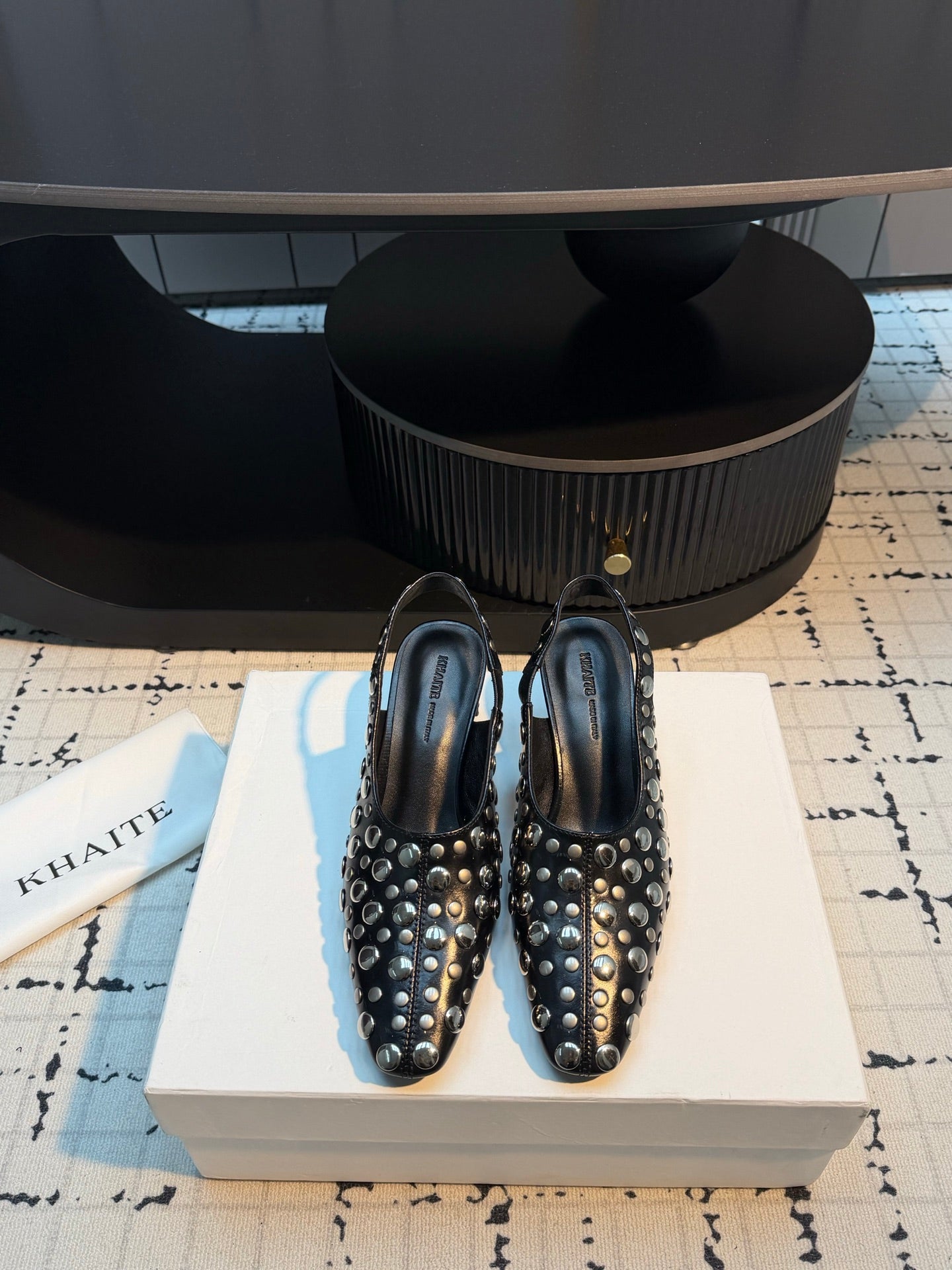 Khaite/26SS NEW Punk style rivet Roman sandals