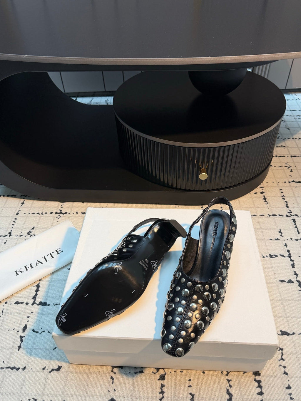 Khaite/26SS NEW Punk style rivet Roman sandals