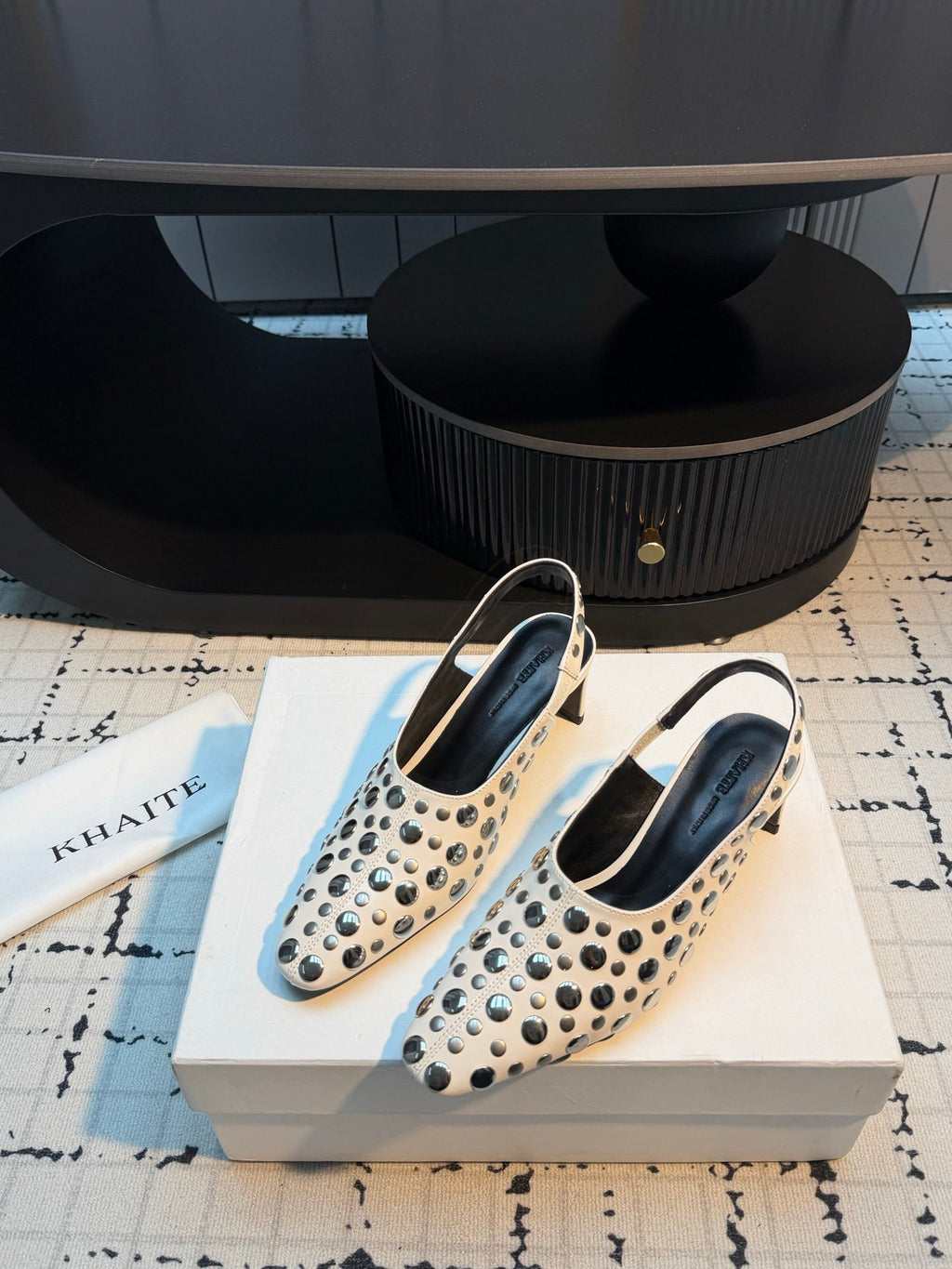 Khaite/26SS NEW Punk style rivet Roman sandals